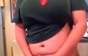 Thick amateur cums in restroom