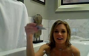 Bathtub masturbation amateur beauty
