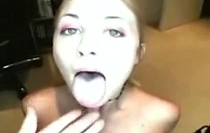 Jolie blonde amateur exhib felation forte poitrine