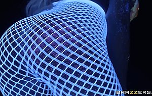 Kayla Kayden is the dream bimbo that loves it up the ass