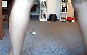Tranny beauty dildoing on cam