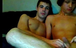 Amateur twinks suck and masturbate