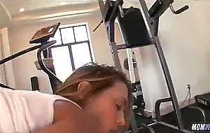 Mom analized in the gym