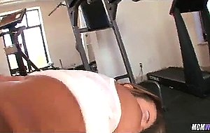 Mom analized in the gym