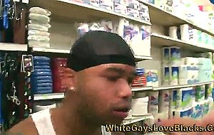 Amateur whitey slams black ass