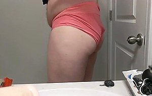 Nice plump booty on teen 