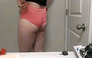 Nice plump booty on teen 