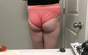 Nice plump booty on teen 
