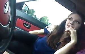 Fingerbang her gf in car 