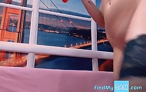 Blonde webcam girl toying her pussy 