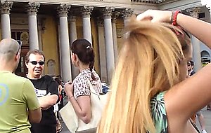 Candid wobbling side boobs