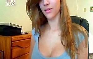 Superbe bombe teen 19ans gros seins a la webcam!!!