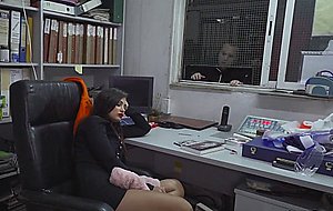 A little dick guy looks at how his friend fucks a married woman because he has a big dick