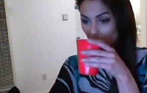 Messy tranny jerking off on cam