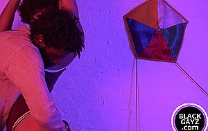 Black hunk strokes twinks bare body before pounding him