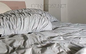 Some sweet young slut shows what she's cappable of — 