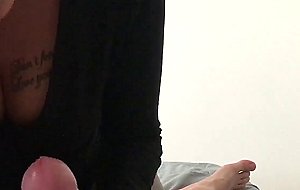 Thai girlfriend loves to suck her boyfriends big cock