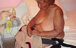HelloGrannY Amateur Slideshow Mature Photo Content