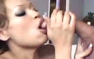 Hot mama sticks it in between her tits