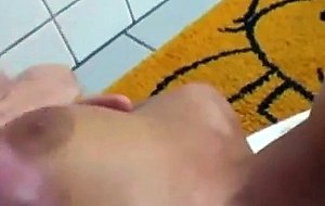 Amateur girlfriend sucks and fucks in her bathroom