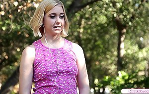 Teen runaway facesits and orgasms in her 19yo friends mouth