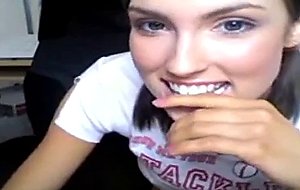 Teen ass on webcam 