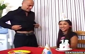 Calle gets a shot of jizz in the face after ...