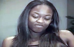 Amateur ebony babe likes rubbing her cunt on stage