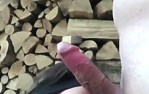 Elle suce dans un coin discret