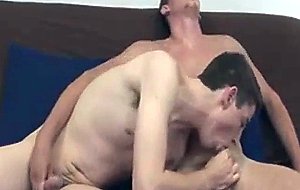 Juicy dude sucking boner