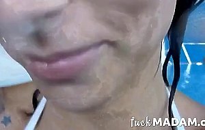 Fuck and blowjob in the pool