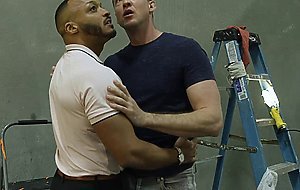 Dude uses a hookup app to cheat his wife with gay man