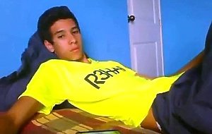 Latino Twink Shows Off When Jerking