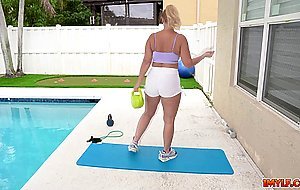 Mellanie Monroe will show us her workout with the help of her coach