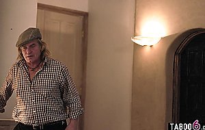 Huge boobs stepmom MILF Linzee Ryder fucked stepson with stepdad in the same room
