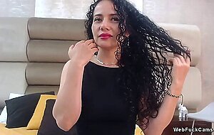 Mature amateur Latina lady masturbates on webcam