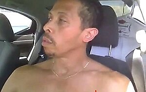 Pelado pau duro na rua