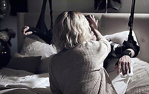 Mom's helping hand, Kit Mercer
