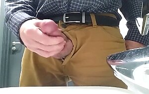 Daddy's Creamy Handjob Adventure