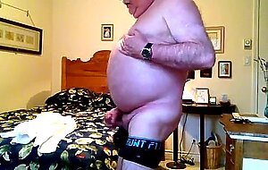Bear Daddy's Striptease