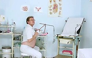 Jenny gyno pussy speculum exam on gynochair by old kinky doctor