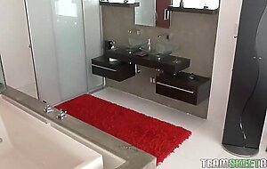 Real estate sex, Sofi Ryan