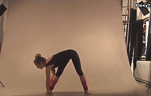 Mashka Pizdaletova has saggy tits but flexible sexy body