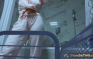 Teen babe secretly masturbates on webcam in bathroom.