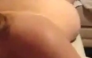 Svensk flickvans pov avsugning & handjob orgasm