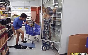 Grocery store milf, Luna Star