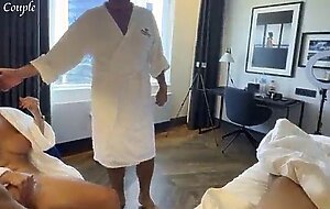 Couple visited their swinger friends in their hotel room - real amateur swingers