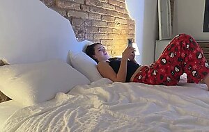 When mom cleaning my room i came to step sis and fuck her but accidently cum inside her pussy