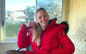 Aurbeaureal, belle blonde, veut deux bonnes bites