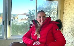 Aurbeaureal, belle blonde, veut deux bonnes bites
